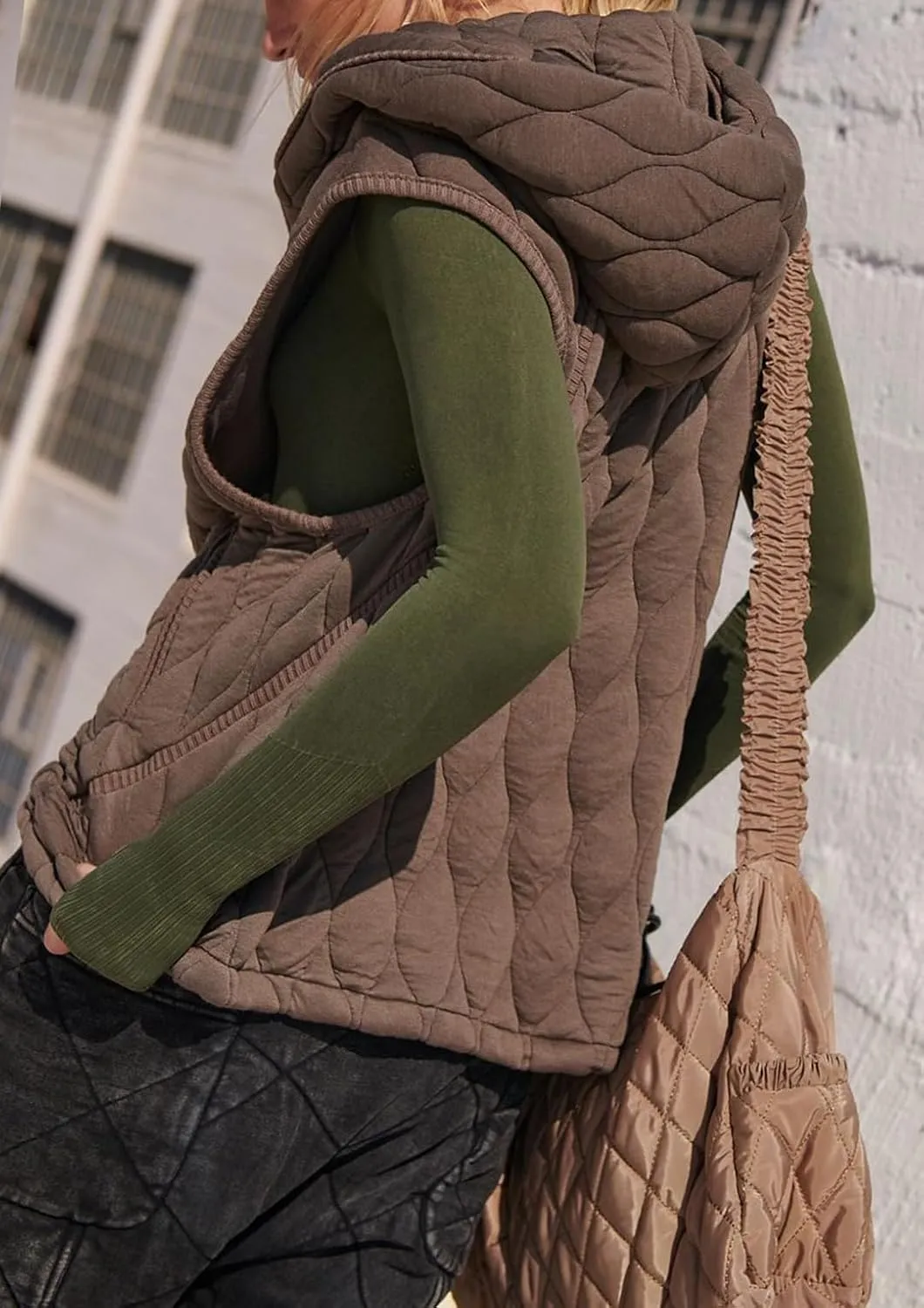 D-Sun Women's Quilted Puffer Vest Casual Sleeveless Hooded Zip Up Jacket Coat Outerwear With Pocket