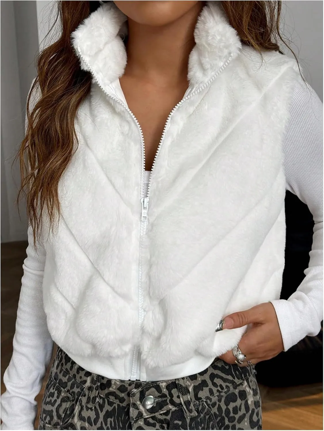 Verdusa Women's Zip Up Fuzzy Fleece Vest High Neck Textured Sleeveless Jacket Outerwear