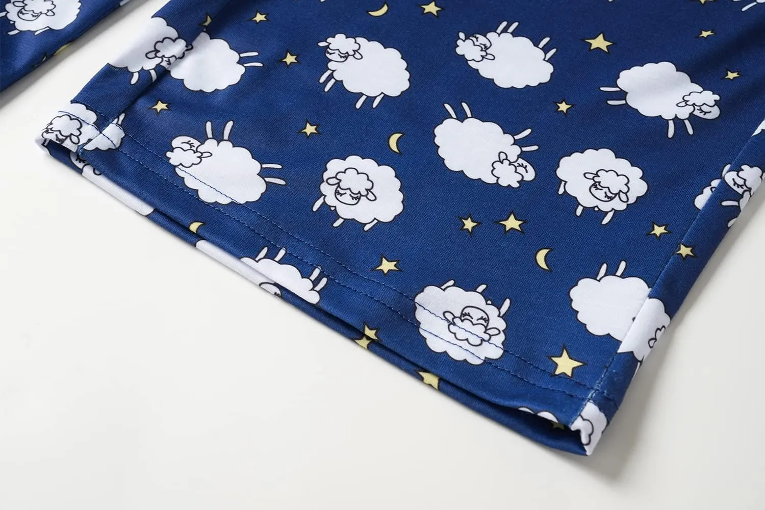 YIJIU Women Soft Comfy Pajamas Cute Cat Short Sleeve Capri Pants PJS Set
